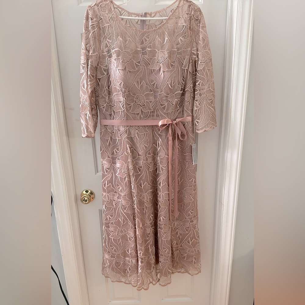 Tea length cocktail/wedding guest dress